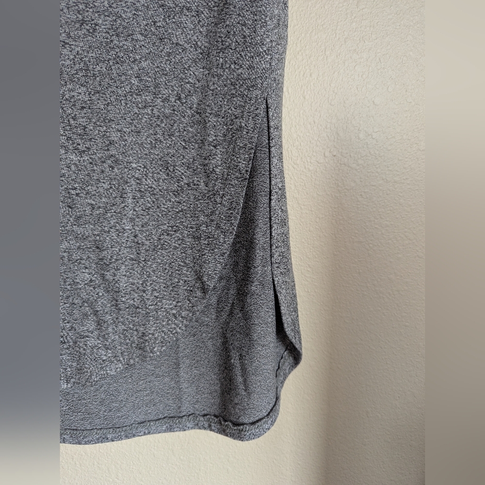 Mono B Gray Short Sleeve Asymmetrical Tee Size S - Picture 2 of 3